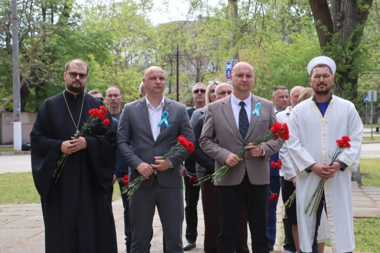 В Керчи почтили память народов Крыма, депортированных во время войны