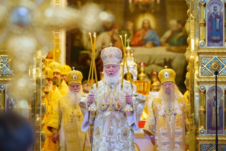 В день памяти равноапостольных Мефодия и Кирилла Предстоятель Русской Церкви совершил Литургию в Храме Христа Спасителя
