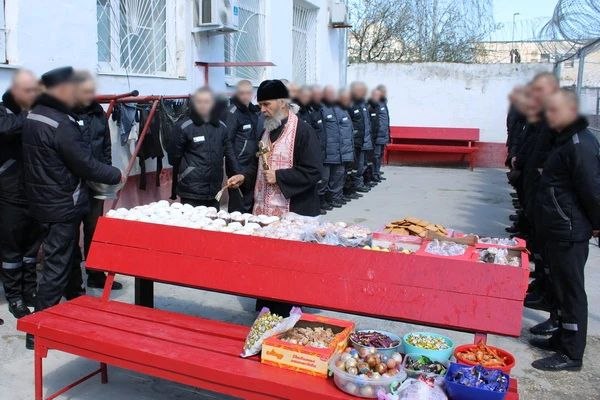 Пасху Христову отметили в учреждениях уголовно-исполнительной системы города Керчи