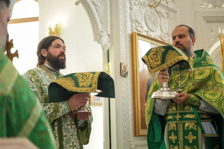 Епископ Иларион возглавил престольные торжества в храме преподобного Агапита Печерского