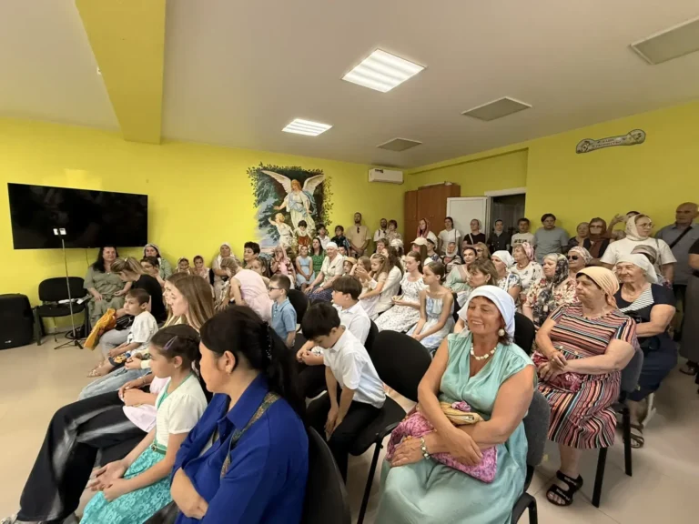 При храме Успения Пресвятой Богородицы города Керчь прошёл вечер фортепианной музыки