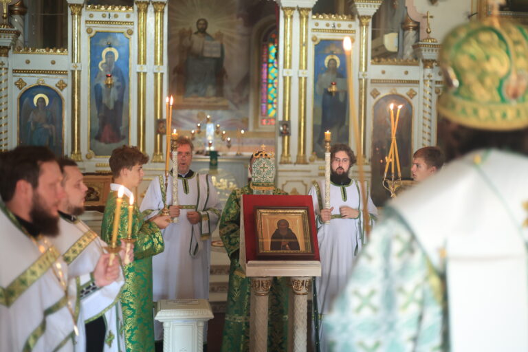 Епископ Иларион совершил всенощное бдение в Казанском соборе