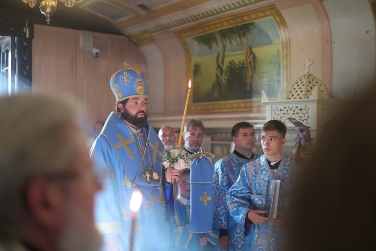 Епископ Иларион совершил всенощное бдение с чином Погребения Пресвятой Богородицы в Казанском соборе