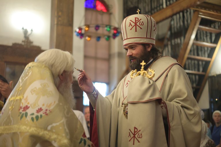 Епископ Иларион совершил всенощное бдение в Александро-Невском храме города Керчи