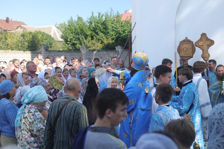 Епископ Иларион возглавил престольный праздник храма Рождества Пресвятой Богородицы