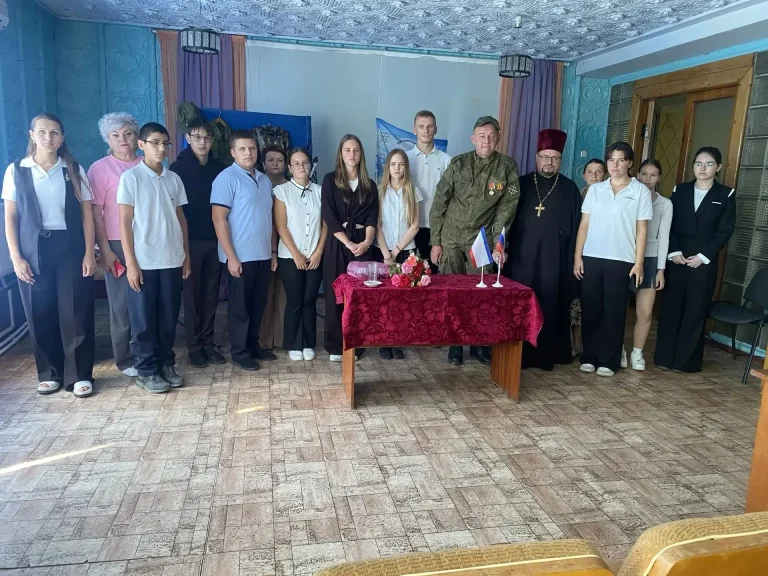 Настоятель храма святого преподобного Виталия и мученика Дионисия посетил Дом культуры села Калиновки