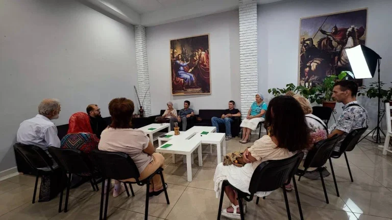 Клирик Иоанно-Предтеченского собора принял участие в Библейской беседе